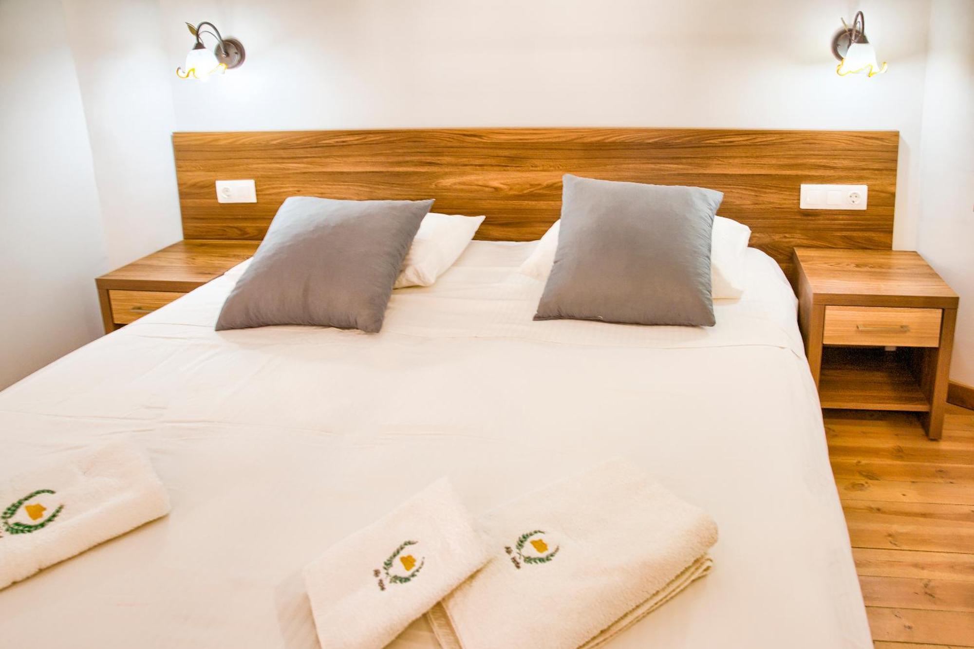 Alia Luxury Suites And Spa Haraki Bilik gambar